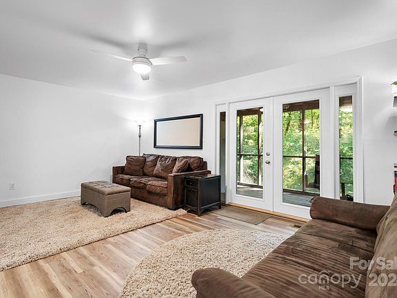 4th image of 4340 N Center St Unit 102