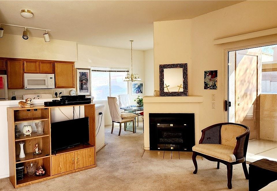 1st image of 1050 E Cactus Ave Unit 1073