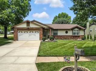 897 San Sebastian Dr, Fenton, MO