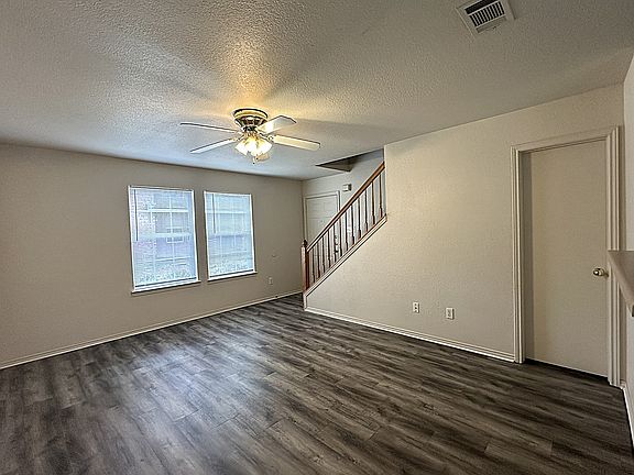 4th image of 307 Creek St APT D