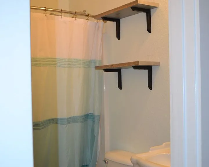 709 Roberts St — Photo 13
