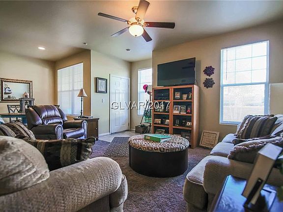 5th image of 5855 Valley Dr Unit 1027