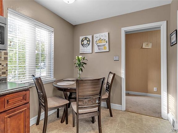 4th image of 15 Lamont Dr