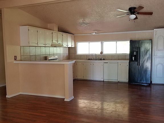 3rd image of 954 Veater St #T