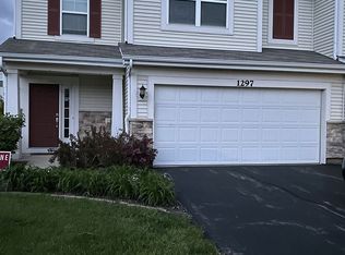 1297 Newport Cir, Hampshire, IL 60140