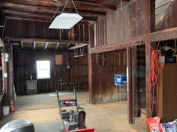 40 Central St #F, Hudson, NH 03051