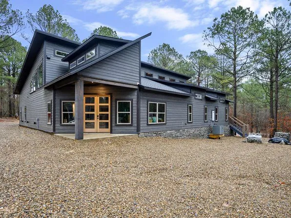 332 Cascading Creek Cir, Broken Bow, OK 74728