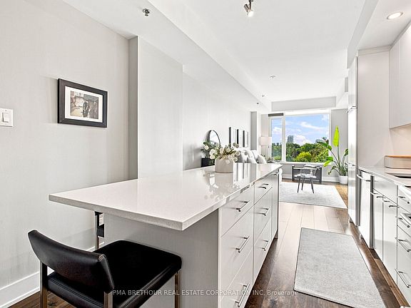 3rd image of 88 Richmond Rd #606