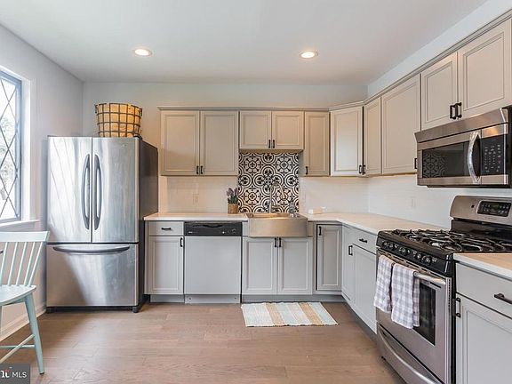 2nd image of 106 1st Ave S