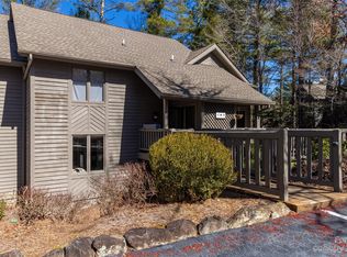 97 River Park Villas Dr #4B, Sapphire, NC 28774