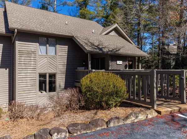 97 River Park Villas Dr #4B, Sapphire, NC 28774