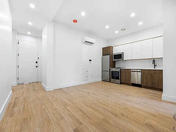 2nd image of 379 Hawthorne St #2A