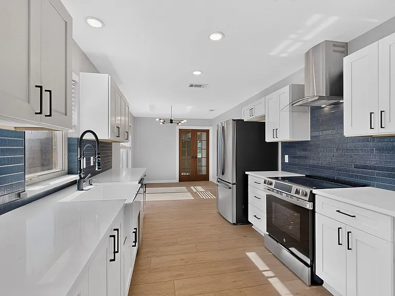 817 Sycamore Creek Rd — Photo 16