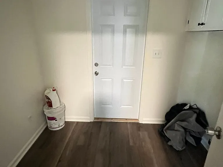 3233 Hillcrest Ln — Photo 17