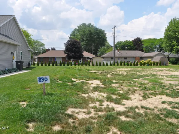 830 Dannick Ln, Gibsonburg, OH 43431