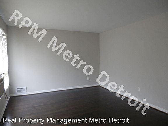 2nd image of 20255 Griggs Ave