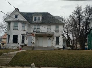 326 E Prospect Ter, Freeport, IL 61032