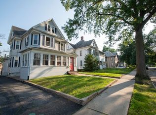 26 Laurel St, Holyoke, MA 01040
