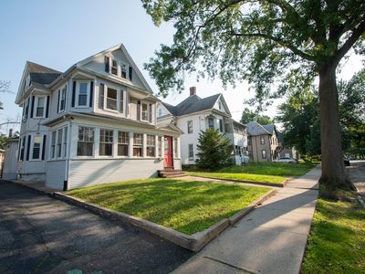 26 Laurel St, Holyoke, MA, 01040