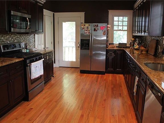 2nd image of 1418 Washington Ave