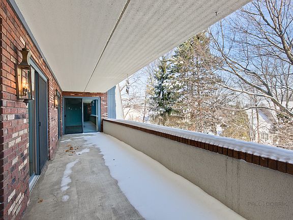4th image of 100 Red Top Dr APT 203