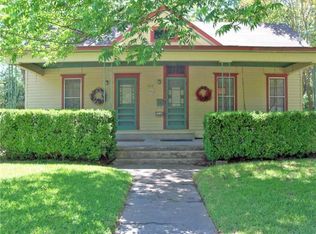 517 S Guadalupe St, Lockhart, TX 78644