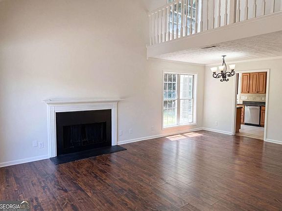 5th image of 722 Ridgetop Rd