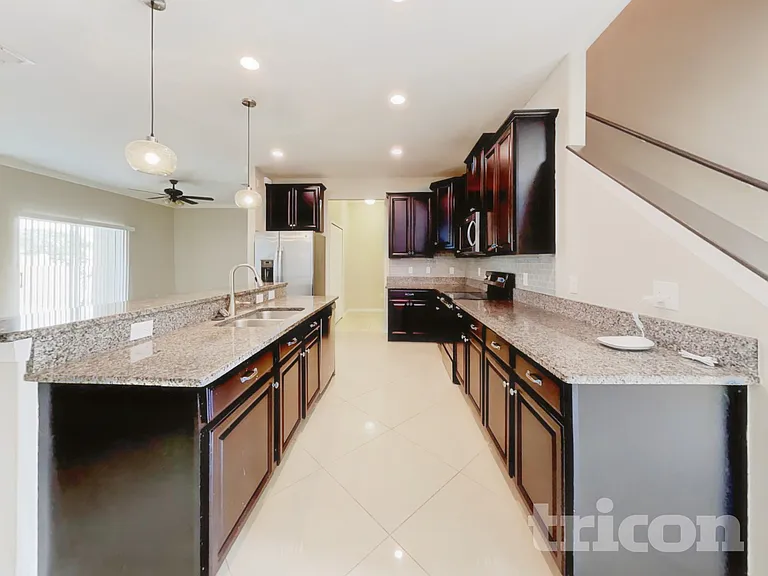 13702 Lakemont Dr — Photo 5