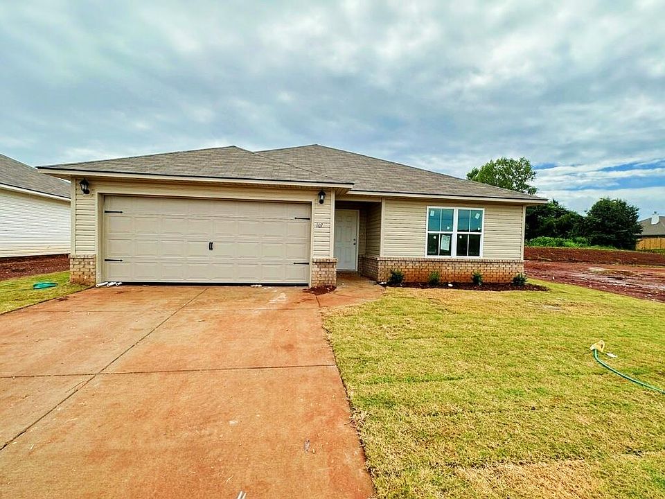 2nd image of 140 Sorrelweed Dr