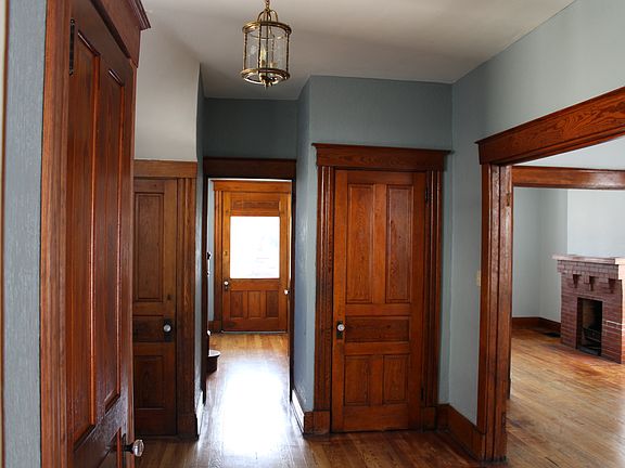 4th image of 4309 Ivanhoe Ave