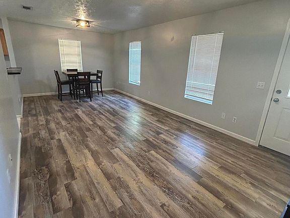 2nd image of 456 Kings Lake Blvd #456