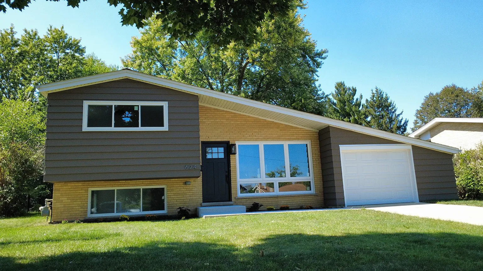 624 N Ridge Ave photo 1