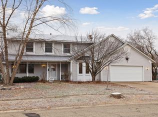 984 Cortland Dr S, Apple Valley, MN 55124