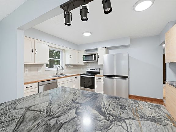 4th image of 1159 Timbercrest St