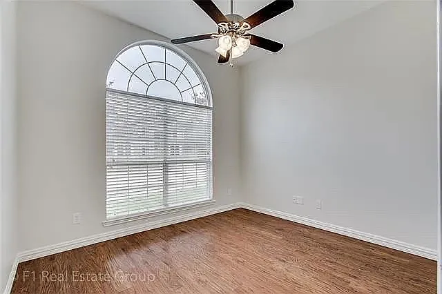 2923 Brittany Ln — Photo 12
