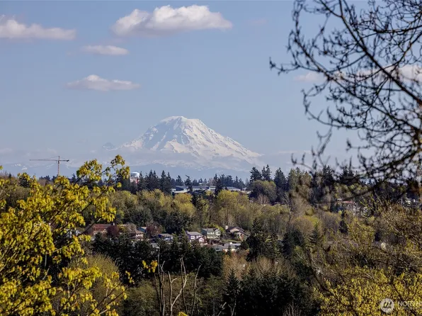 20910 9th Avenue S, Des Moines, WA 98198