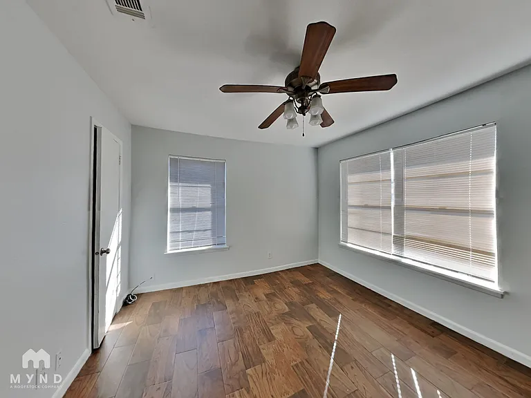 204 W Pioneer St — Photo 6