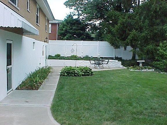 2nd image of 322 Redwood Dr