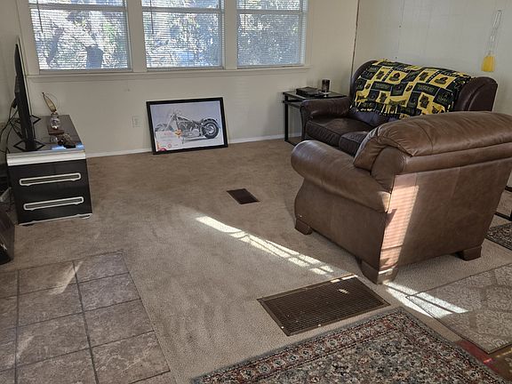 5th image of 1544 Elmhurst Dr
