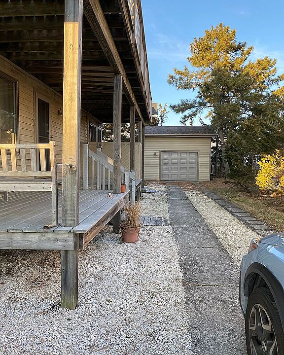 2nd image of 271 47th St