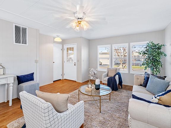 4th image of 205 Jane Way