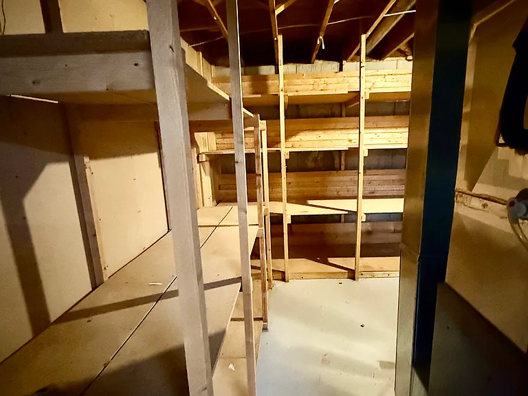 2315 N Claremont Dr — Photo 22
