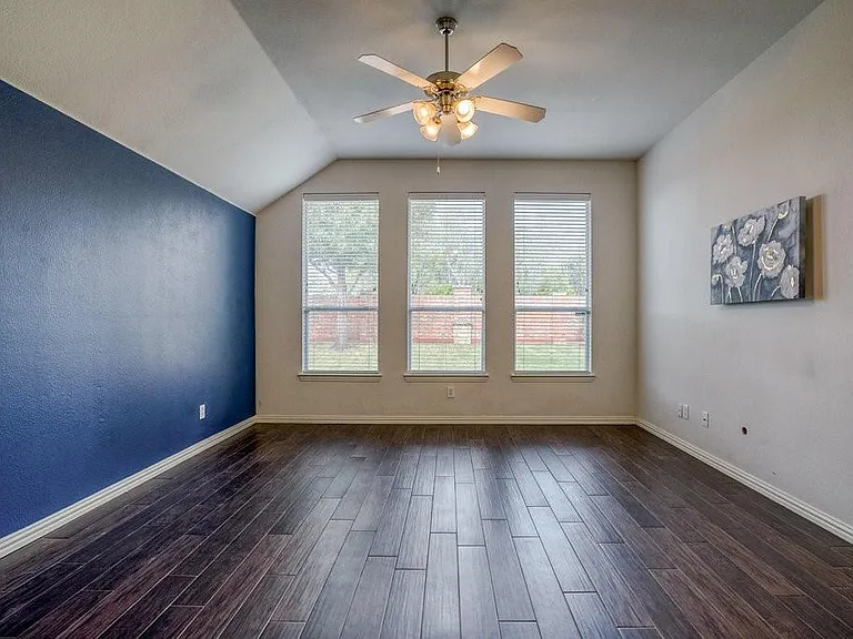 4405 Meadow Knoll Ln — Photo 7