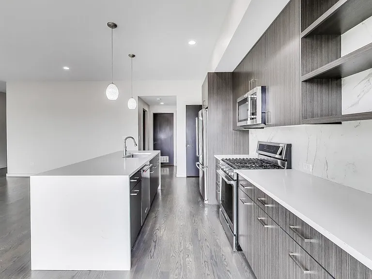 2742 N Lincoln Ave #301 — Photo 6