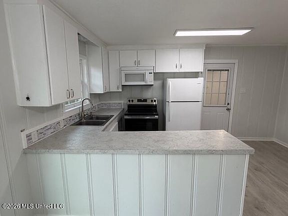 4th image of 3454 Janet St