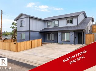 218 Academy Pl Unit 2, Medford, OR 97504