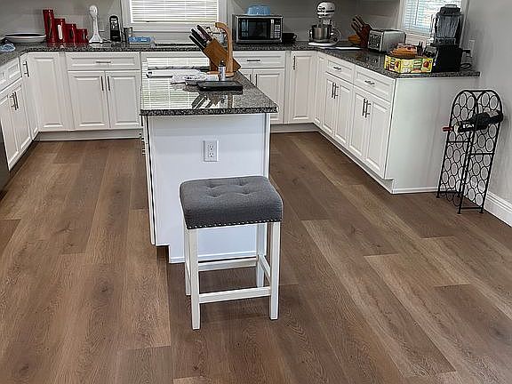 4th image of 872 Mentmore Cir