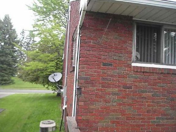 4th image of 323 Porter Ave