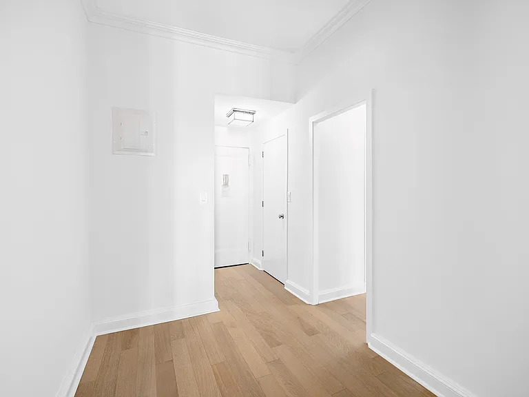 300 E 57th St #15F — Photo 8