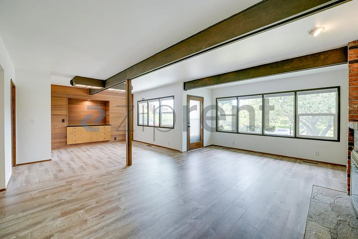 4 bed, 2.5 bath, 1860 sqft, $4,500 — Photo 3